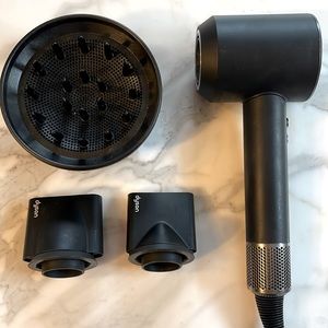 Dyson Hair Dryer with Diffuser and attachments